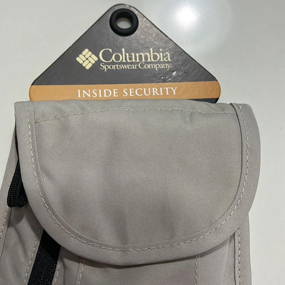 NWT Columbia Inside Security pouch